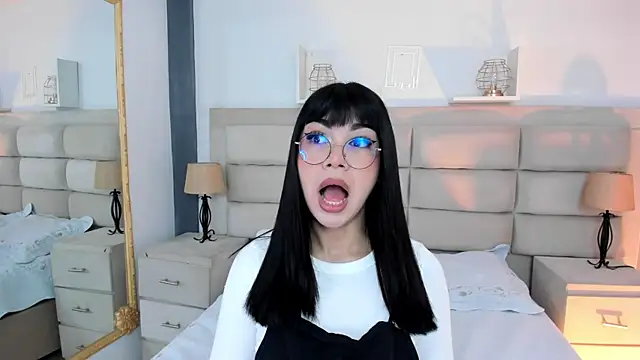 Snapshot of RoseCassie chatting on March 2025 12:44:02 PM RoseCassie online show from March 2025 12:44:02 PM