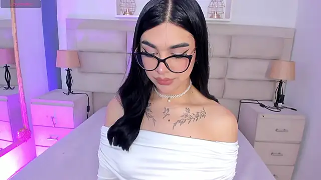 Snapshot of RoseCassie chatting on October 2025 01:34:02 PM RoseCassie online show from October 2025 01:34:02 PM