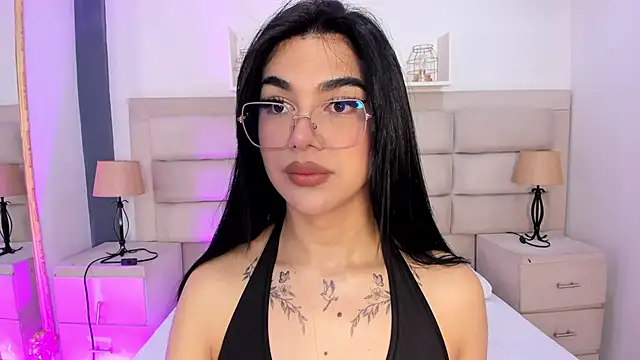 Snapshot of RoseCassie chatting on October 2025 01:44:02 PM RoseCassie online show from October 2025 01:44:02 PM