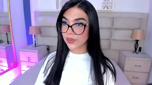 Snapshot of RoseCassie chatting on September 2025 12:44:02 PM RoseCassie online show from September 2025 12:44:02 PM