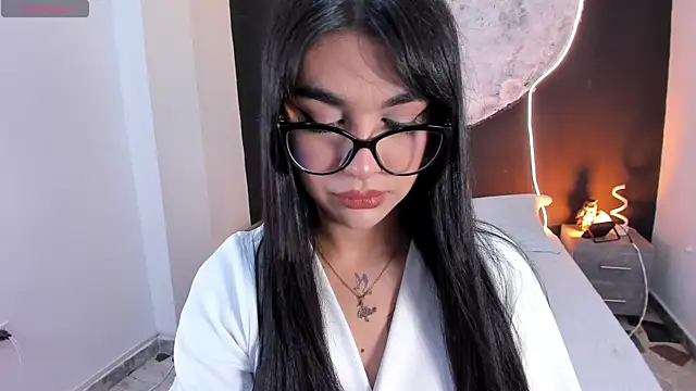 RoseCassie online show from December 2025 01:28:02 PM