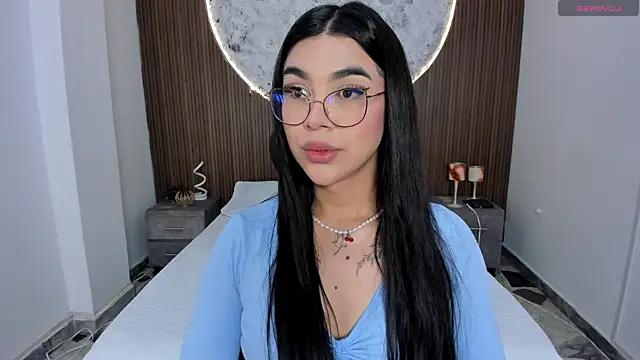 RoseCassie online show from May 2026 01:05:02 PM