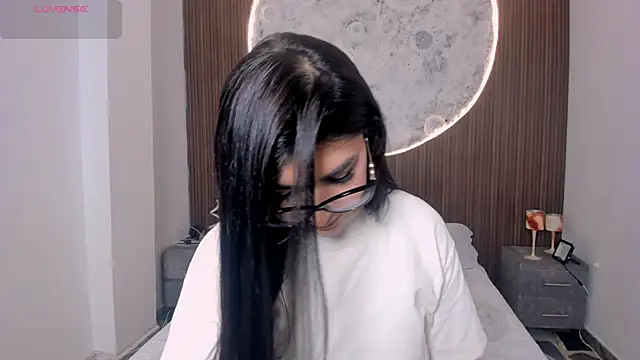 RoseCassie online show from April 2026 01:29:01 PM