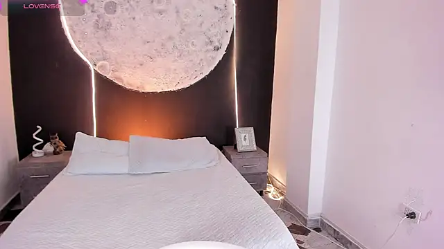 RoseCassie online show from November 2025 01:33:02 PM