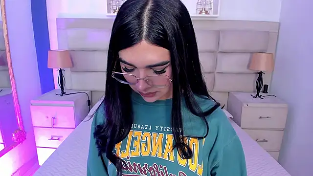 Snapshot of RoseCassie chatting on September 2025 12:55:01 PM RoseCassie online show from September 2025 12:55:01 PM