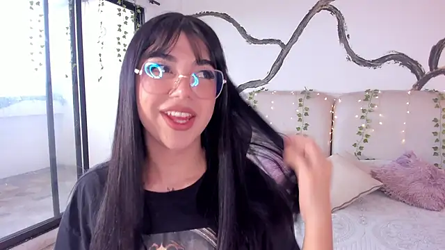 RoseCassie online show from October 2025 01:52:01 PM