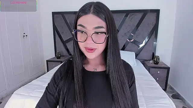 RoseCassie online show from April 2026 02:01:02 PM