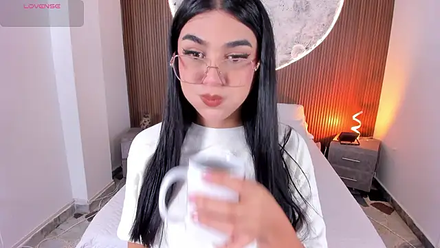 RoseCassie online show from February 2026 01:54:01 PM