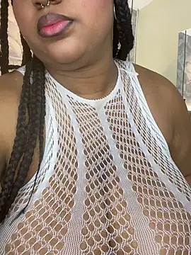 AinaraJimenez online show from April 2026 07:10:02 PM