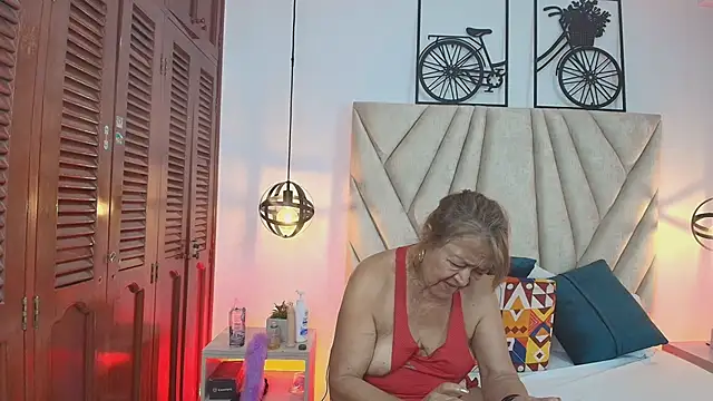 Valentinadiazz1 online show from March 2025 10:32:02 PM