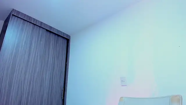 Sara Leblanc online show from October 2025 04:05:01 PM