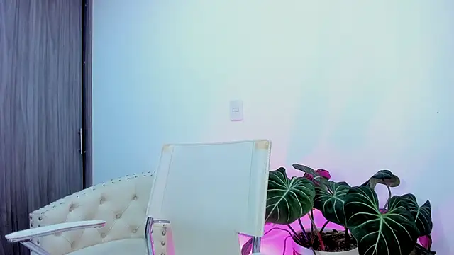 Sara Leblanc online show from November 2025 01:22:02 PM