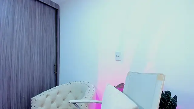 Sara Leblanc online show from September 2025 03:08:02 PM