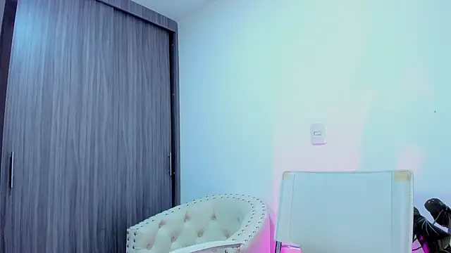 Sara Leblanc online show from October 2025 03:23:01 PM