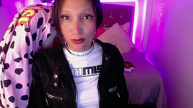 Snapshot of mia_collens chatting on February 2025 02:23:02 AM mia collens online show from February 2025 02:23:02 AM