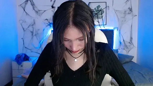 mia collens online show from October 2025 03:38:01 AM