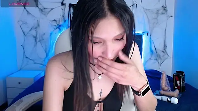 mia collens online show from October 2025 03:38:02 AM