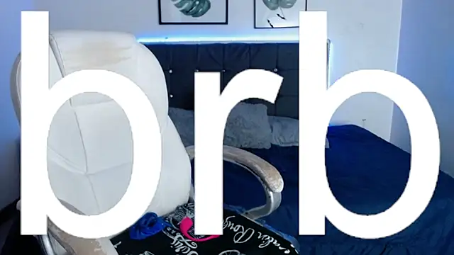 mia collens online show from November 2025 02:34:02 AM