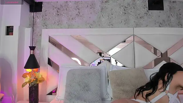 yessica monteiro online show from January 2025 12:52:02 PM