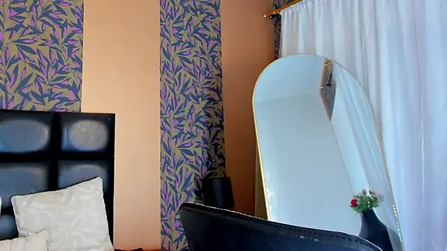 hinata itachi online show from November 2025 06:06:01 AM