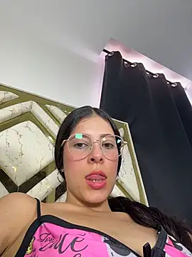 evaFiore online show from June 2026 07:01:01 PM