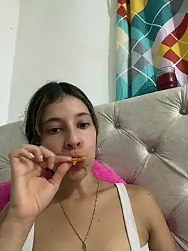 Snapshot of evaFiore chatting on March 2025 12:53:01 AM evaFiore online show from March 2025 12:53:01 AM