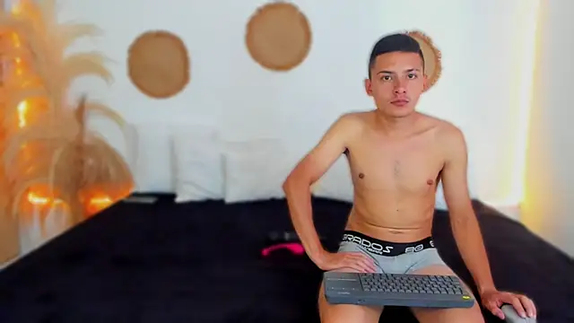 Snapshot of TifannyRossiii chatting on March 2025 07:46:02 PM TifannyRossiii online show from March 2025 07:46:02 PM