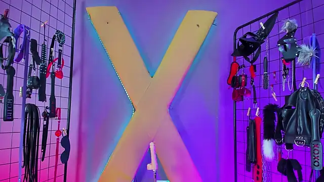 Snapshot of MrAlexia_Queen_BDSM chatting on January 2025 03:55:02 PM MrAlexia Queen BDSM online show from January 2025 03:55:02 PM