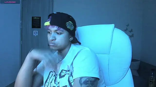 Dominick jones online show from September 2025 04:19:02 AM