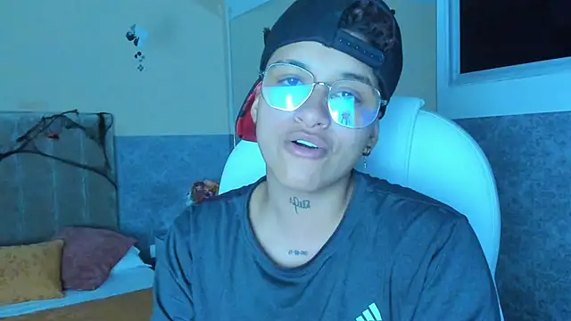 Dominick jones online show from October 2025 04:44:02 AM