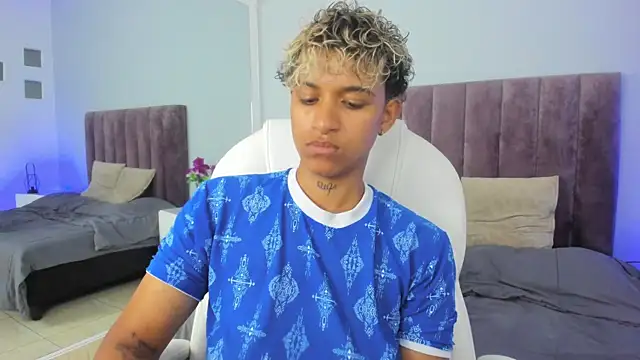Dominick jones online show from February 2025 11:58:02 PM