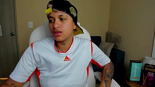 Dominick jones online show from September 2025 06:07:01 PM