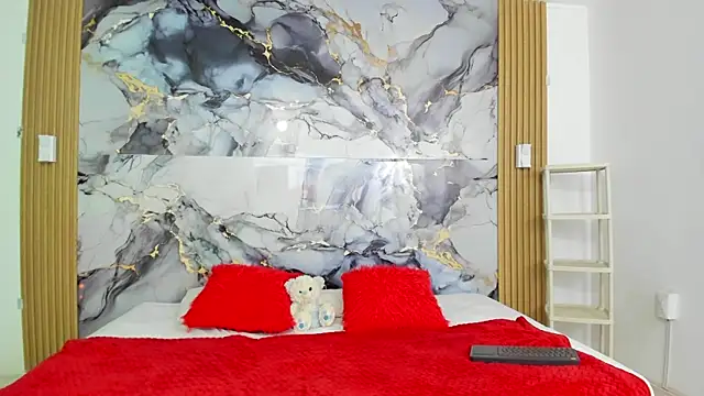 Mariana 16  online show from November 2025 07:58:02 PM