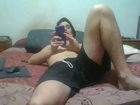 italianbighorse22 online show from November 2025 03:28:02 AM