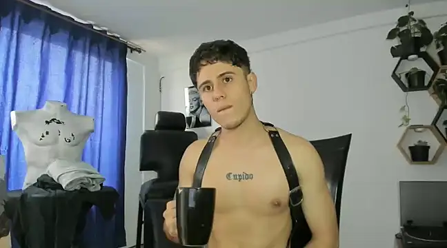 Snapshot of Antonello_Vannucci chatting on March 2025 09:35:01 PM Antonello Vannucci online show from March 2025 09:35:01 PM