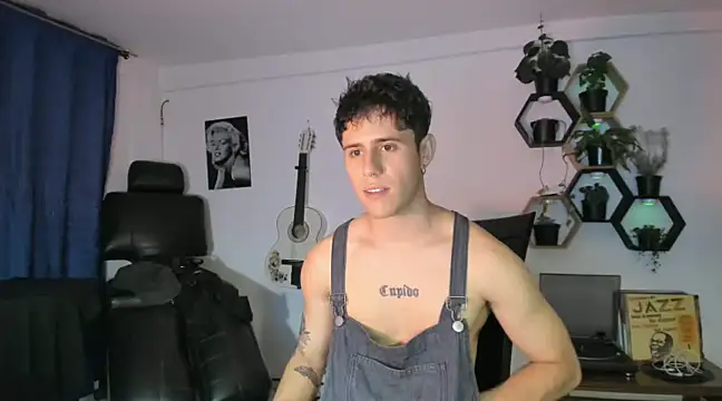 Snapshot of Antonello_Vannucci chatting on February 2025 11:41:02 PM Antonello Vannucci online show from February 2025 11:41:02 PM