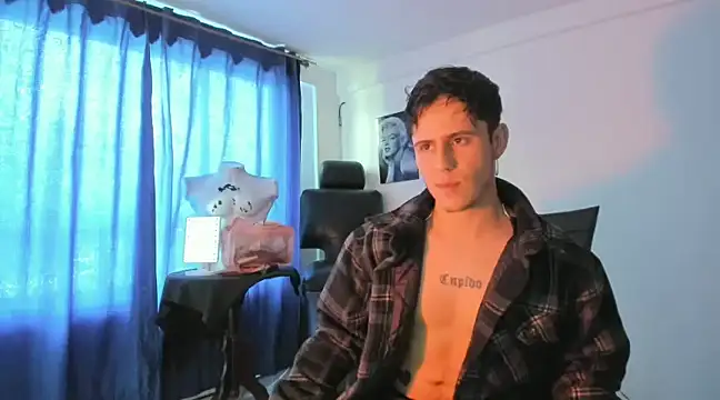 Snapshot of Antonello_Vannucci chatting on February 2025 09:15:01 PM Antonello Vannucci online show from February 2025 09:15:01 PM