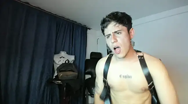 Snapshot of Antonello_Vannucci chatting on March 2025 01:04:02 AM Antonello Vannucci online show from March 2025 01:04:02 AM