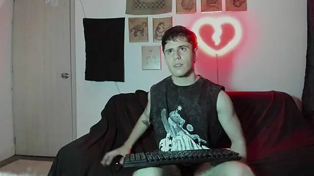 Snapshot of Antonello_Vannucci chatting on January 2025 12:00:02 AM Antonello Vannucci online show from January 2025 12:00:02 AM