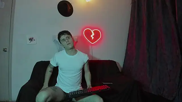 Snapshot of Antonello_Vannucci chatting on December 2024 10:49:02 PM Antonello Vannucci online show from December 2024 10:49:02 PM