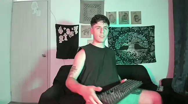 Snapshot of Antonello_Vannucci chatting on January 2025 09:21:01 PM Antonello Vannucci online show from January 2025 09:21:01 PM