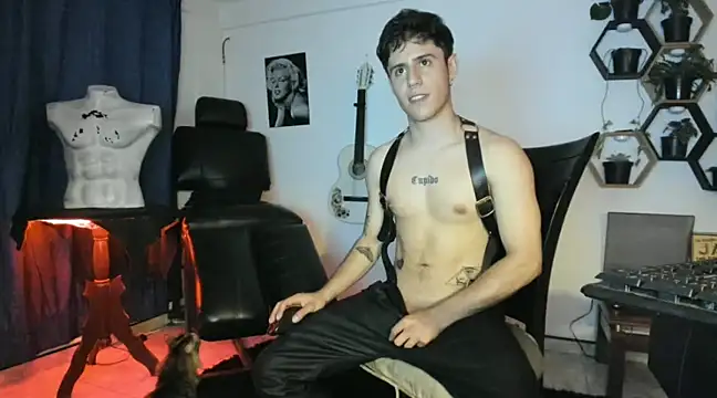 Snapshot of Antonello_Vannucci chatting on February 2025 12:41:02 AM Antonello Vannucci online show from February 2025 12:41:02 AM