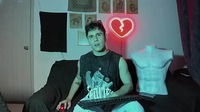 Snapshot of Antonello_Vannucci chatting on January 2025 08:47:02 PM Antonello Vannucci online show from January 2025 08:47:02 PM