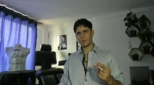 Snapshot of Antonello_Vannucci chatting on March 2025 07:12:01 PM Antonello Vannucci online show from March 2025 07:12:01 PM