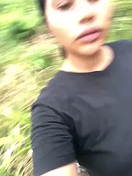 Snapshot of Amber_Bluu chatting on December 2024 08:37:01 PM Amber Bluu online show from December 2024 08:37:01 PM