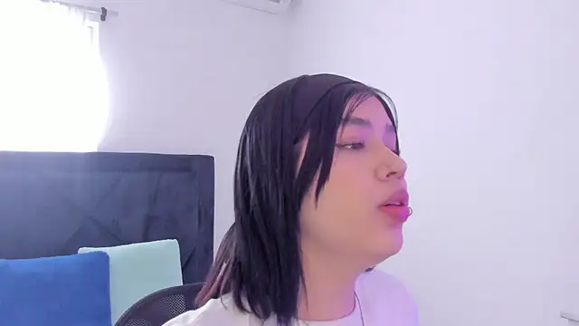 Lily Woodz online show from December 2025 02:52:01 PM