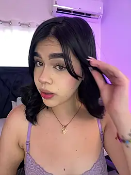 Lily Woodz online show from July 2026 07:03:02 PM