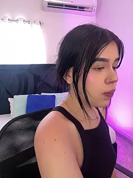 Lily Woodz online show from May 2026 07:51:01 PM