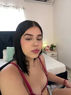 Lily Woodz online show from May 2026 02:42:02 PM