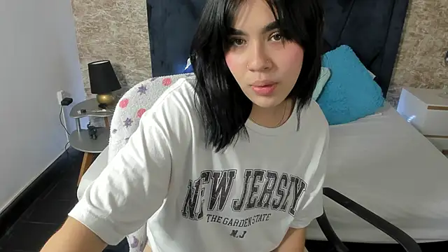 Lily Woodz online show from February 2025 06:55:01 PM